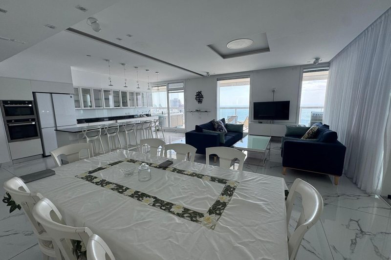 Appartement 220 m² face à la mer, terrasse de 70 m², vue 9