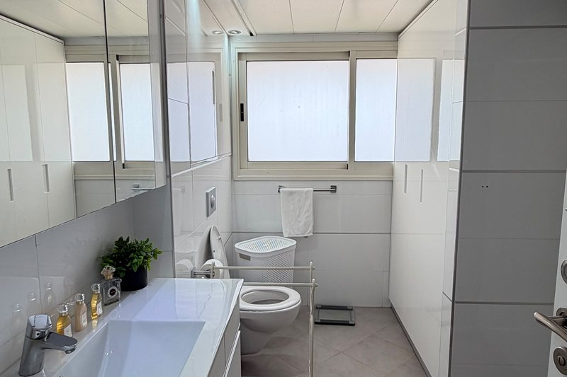 Appartement 4 pièces 120 m², deux terrasses vue mer, vue 13