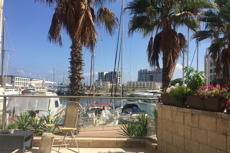 Trois pièces avec terrasse-jardin sur la marina d’Herzliya, vue 3