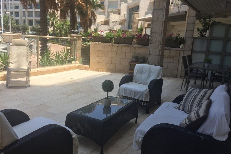 Trois pièces avec terrasse-jardin sur la marina d’Herzliya, vue 4